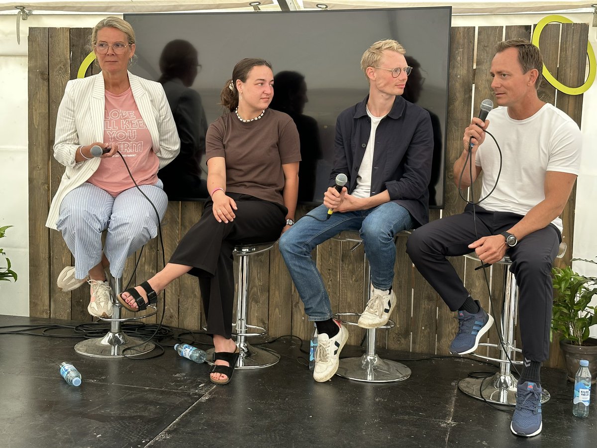 Chr Vintergaard (@chr_vintergaard) on Twitter photo Så dagen skudt i gang på <a href="/Folkemoedet/">Folkemødet #fmdk</a> 🌞 Først en debat om hvordan vi kan få mere iværksætteri på de videregående uddannelser. <a href="/StudFaellesraad/">Danske Studerendes Fællesråd</a> <a href="/FFEYEdk/">Fonden for Entreprenørskab</a> Så dagen skudt i gang på <a href="/Folkemoedet/">Folkemødet #fmdk</a> 🌞 Først en debat om hvordan vi kan få mere iværksætteri på de videregående uddannelser. <a href="/StudFaellesraad/">Danske Studerendes Fællesråd</a> <a href="/FFEYEdk/">Fonden for Entreprenørskab</a>