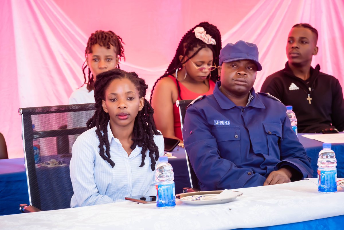 bandpstudycentr's tweet photo. Term 1 2023 secondary school closing mass.
Easter drama - death and resurrection of Jesus Christ.
Drug awareness campaign by ZRP and Health organization.
#drugs#healthandwellness https://t.co/8gyEK3AzLU