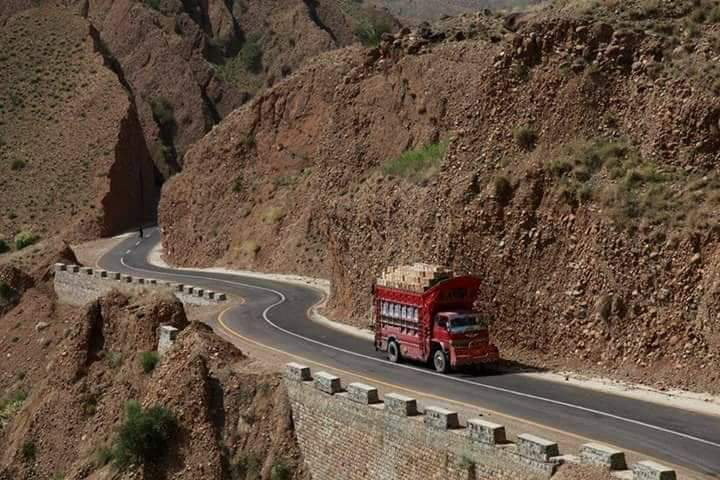 Tank-Jandola-Makeen Road part of Central Trade Corridor North-South Waziristan.
❤️🇵🇰❤️
#ابھرتا_مسکراتا_وزیرستان