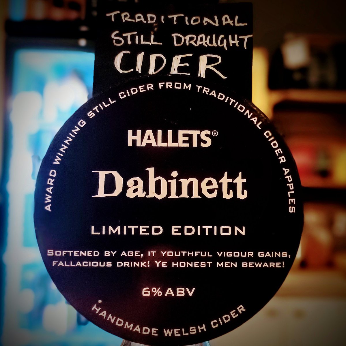 Want a little preview of our Welsh Cider Festival? We'll have 14 full juice cider and perries tomorrow, but we've got this beauty from Hallets Cider served through the handpump today.

A classic vintage single-variety Medium cider. 

Open at midday 👍

#colwynbay #alehouse