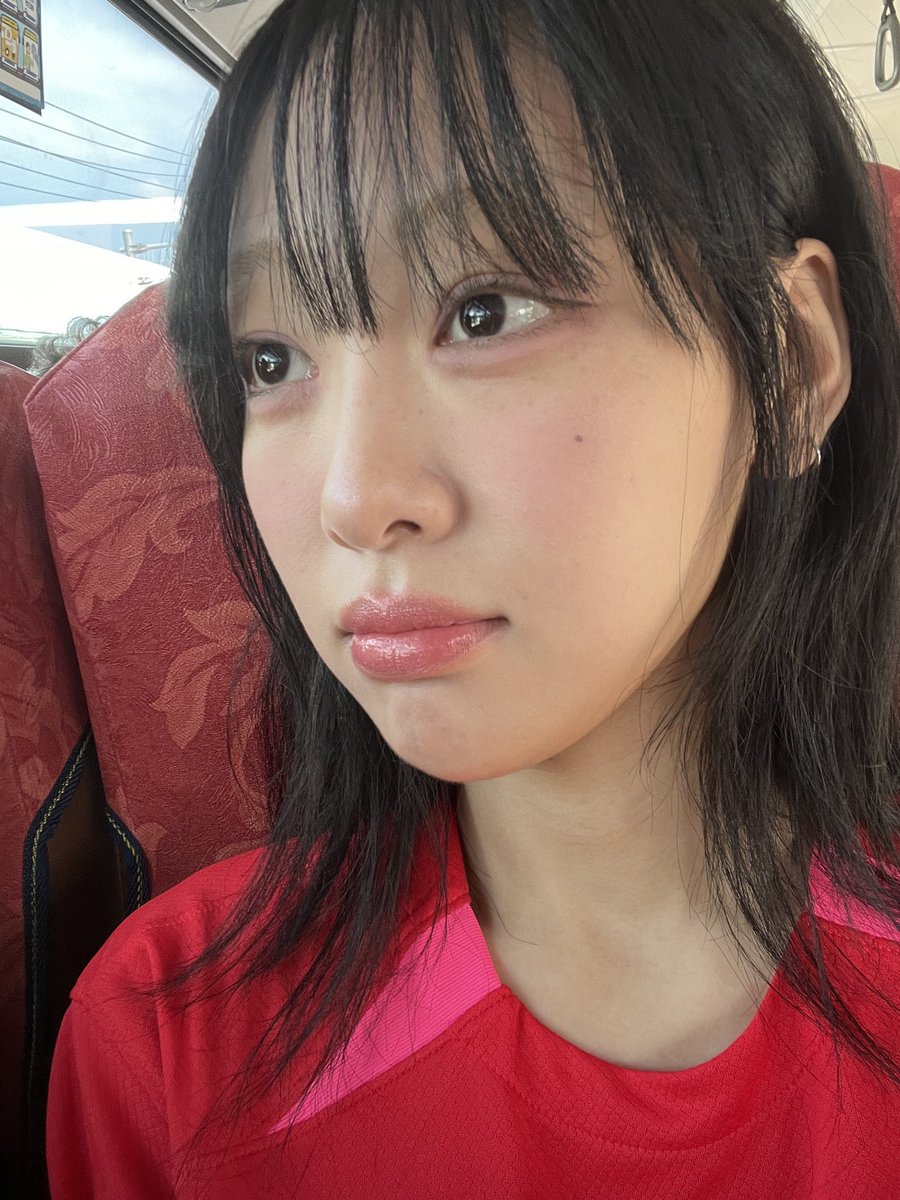 yvepics's tweet photo. thread of photos from yves’ old fromm posts 🧶🧡 https://t.co/neQXU60S3o