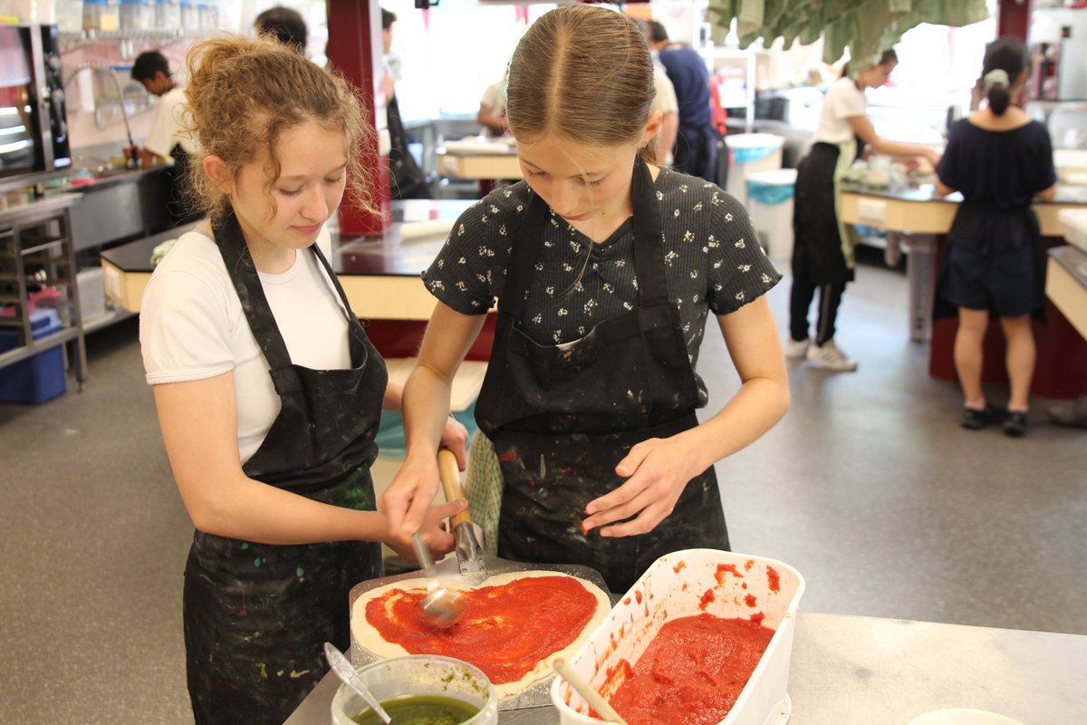 IntlSchAmst's tweet photo. In this exciting student-led project, our talented students are taking on the challenge of creating a customised pizza for a special client who has unique requirements, preferences, or allergies.

#SummerRecap #ISAstories #DevelopingMinds https://t.co/UBXwdqCwHH