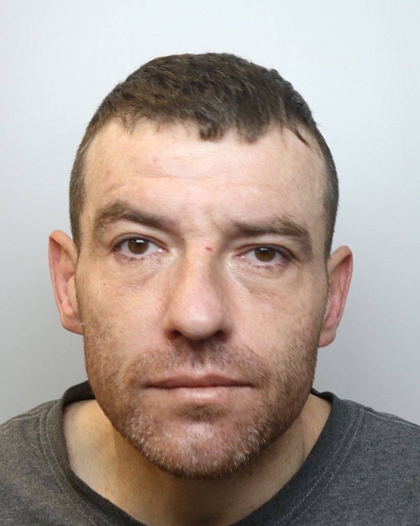 WANTED | Officers are appealing to help from the public Kieron Mcbarron, 40, from Nantwich.

He is currently wanted in relation to a breach of bail conditions. He is also wanted in connection to a domestic incident.

Can you help? Report it here 👉  orlo.uk/ap1cp