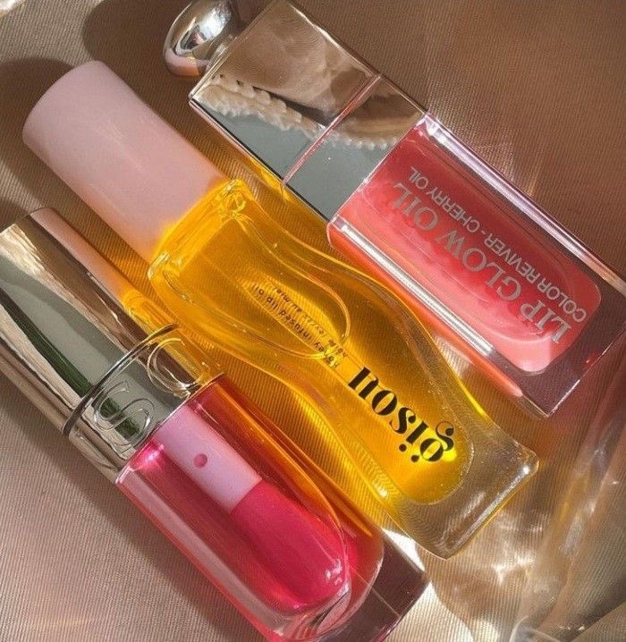 SelectOutfit's tweet image. lip glow oil