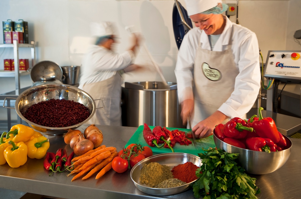 We think our meal pots are definitely an easy and delicious way to EAT MORE PLANTS 💚 A minimum of 11 different plants in each of our recipes.

#30AWEEK
#plantbasedfood
#naturalfood