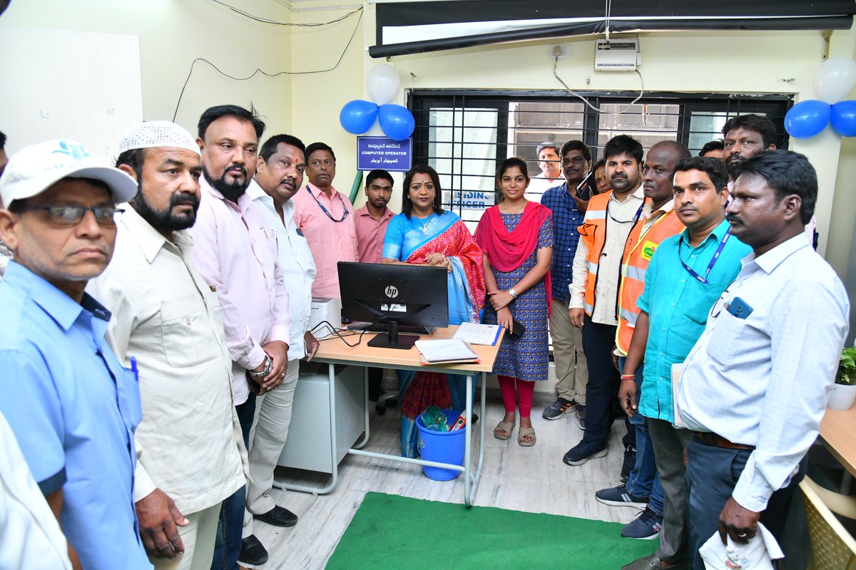 gadwalvijayainc's tweet photo. Inaugurated the GHMC ward office in Banjara Hills Division at CMTC Building. The ward office system aims to streamline civic services and ensure faster access for the residents of Hyderabad. By bringing services closer to the communities, the system enables the GHMC to swiftly address public issues and deliver efficient solutions. @GHMCOnline