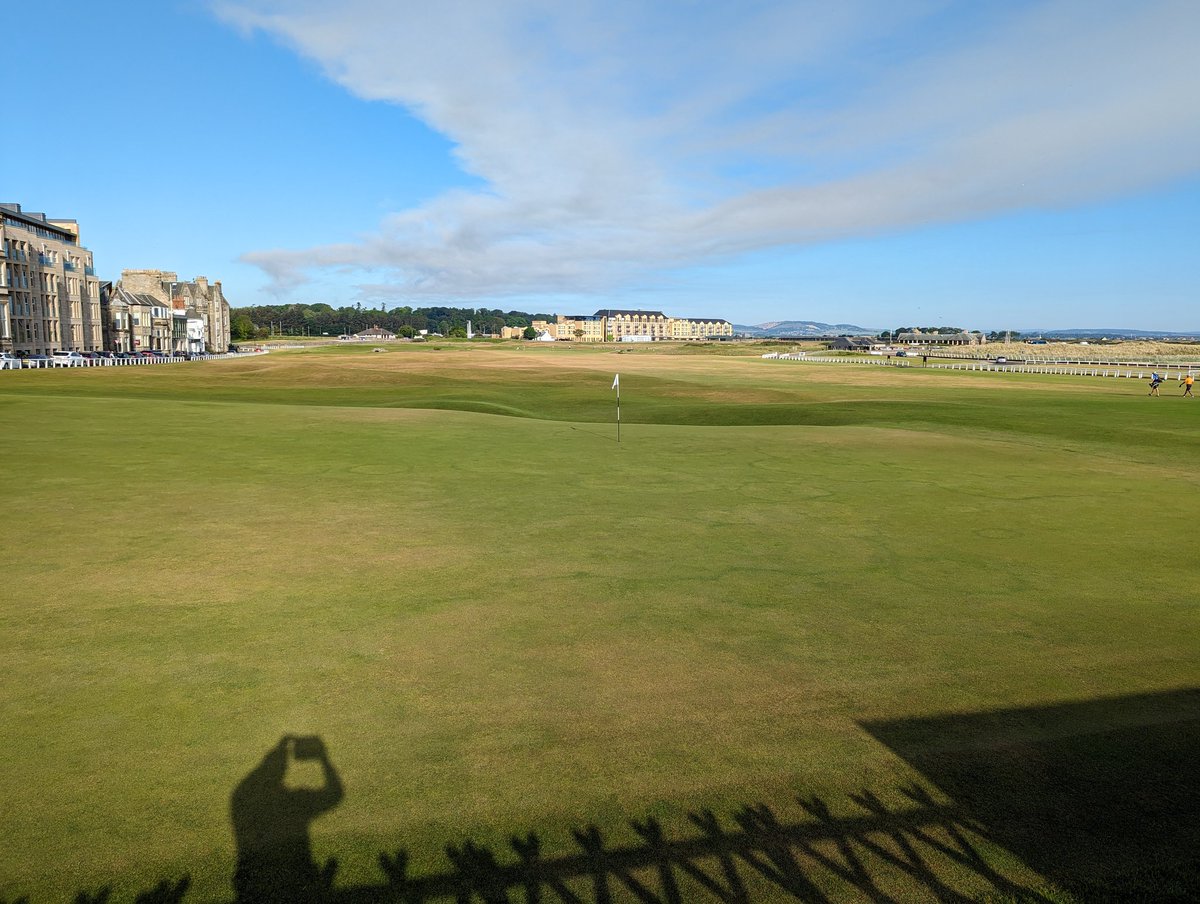 JMW_abc1's tweet photo. One final shot of Grand Old Lady @TheHomeofGolf Reckon we have done in region of 15-20 visits up here during his degree @univofstandrews ... https://t.co/OvpLbuqkOS