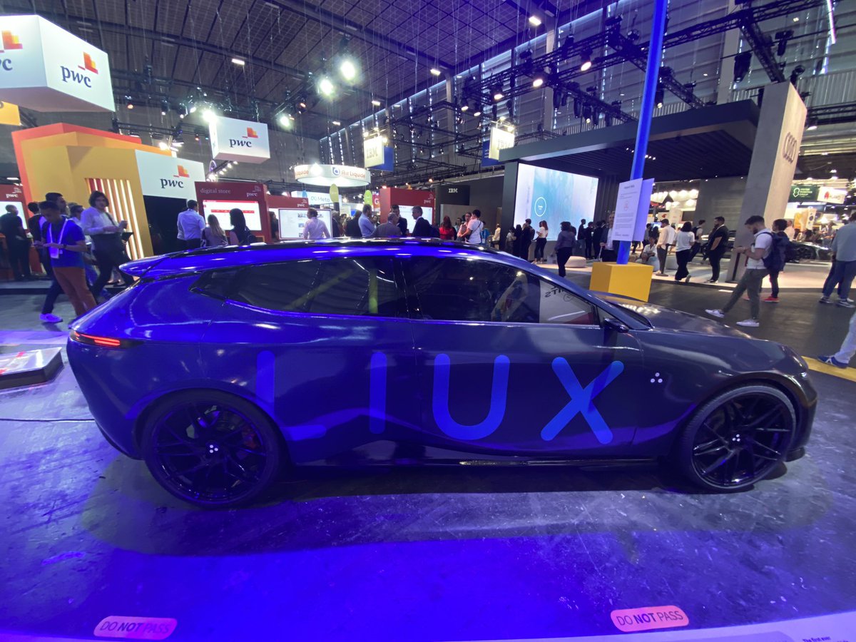 AzahoumImane's tweet photo. Liux à @VivaTech,90% de matériaux recyclés, créée en 3D ! 
Présent vers le futur 🦾
@EFAP_ https://t.co/y7FXHJlGAb
