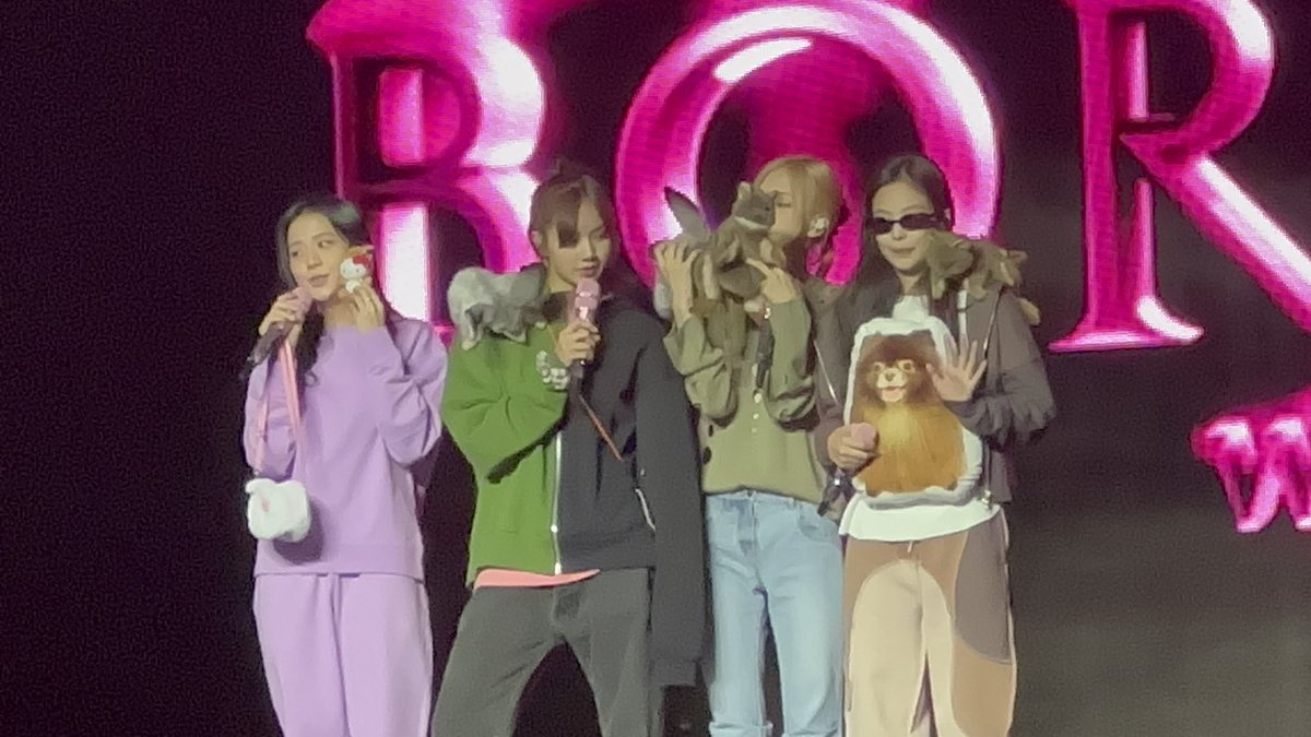 blackpinkbabo's tweet photo. BLACKPINK IN SYDNEY 🩷 https://t.co/RXCcGMYBMW