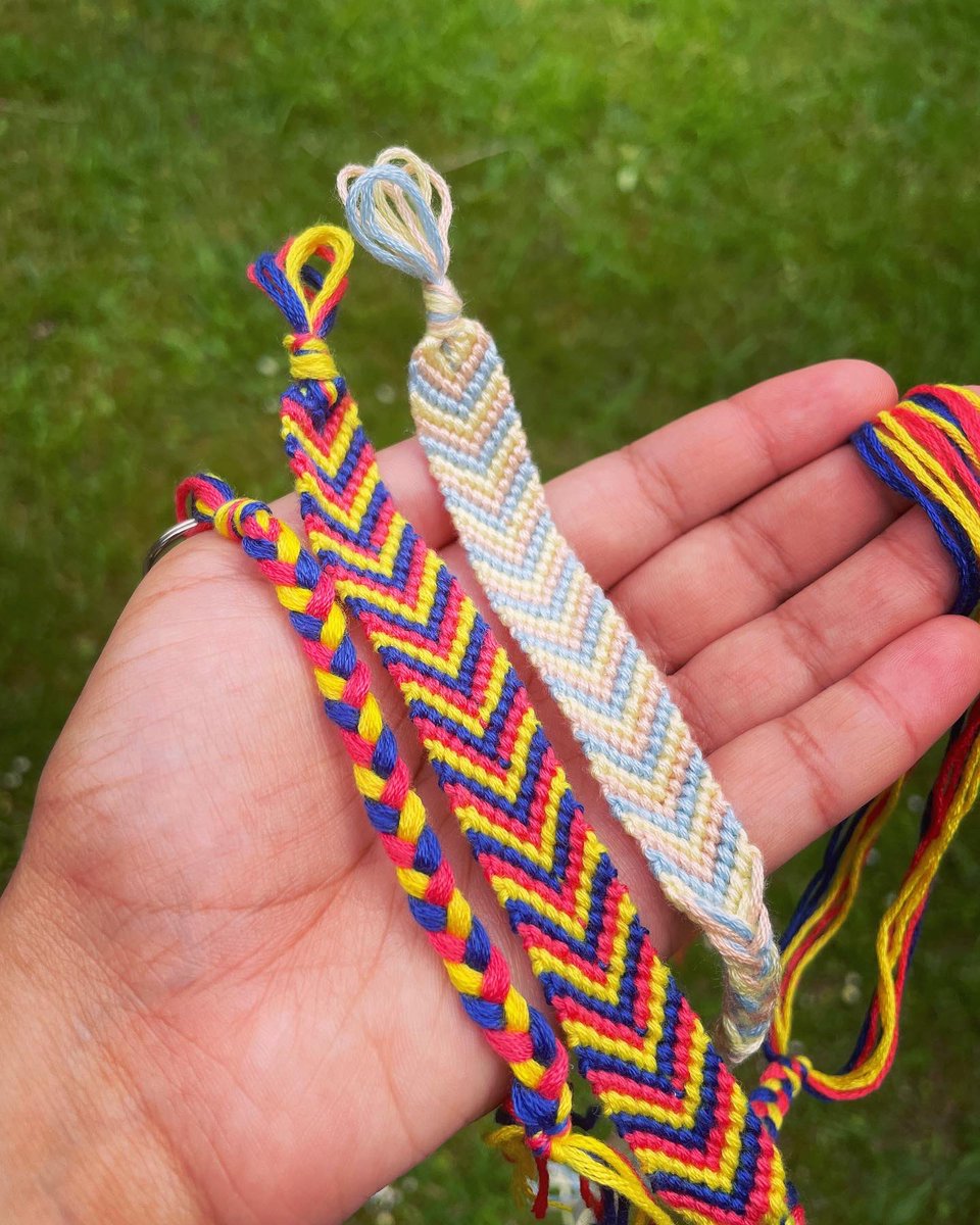 More beautiful handmade chevron friendship bracelets 😍🥰
etsy.com/uk/shop/studio…
❤️🧡💛💚💙🩵💜🩷💗🤎🩶🖤🤍
#StudioSabART #ArtistandCraftsgirl #artsandcrafts #handmadebracelet #friendshipbracelet #handmade #handmadebracelets #chevron #friendshipbracelets #freedelivery #midlands