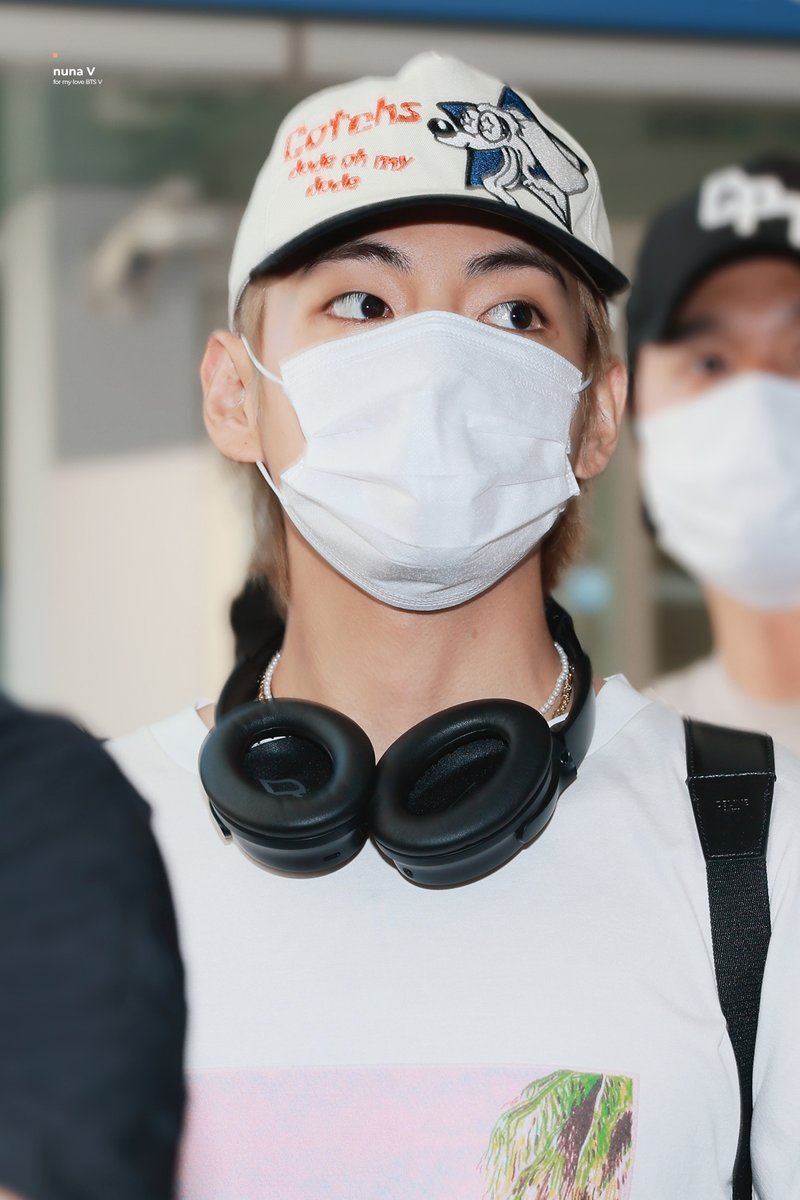 230616 태형이 입국💜💜
#이삐사진전 #태형 #KIMTAEHYUNG #BTSV