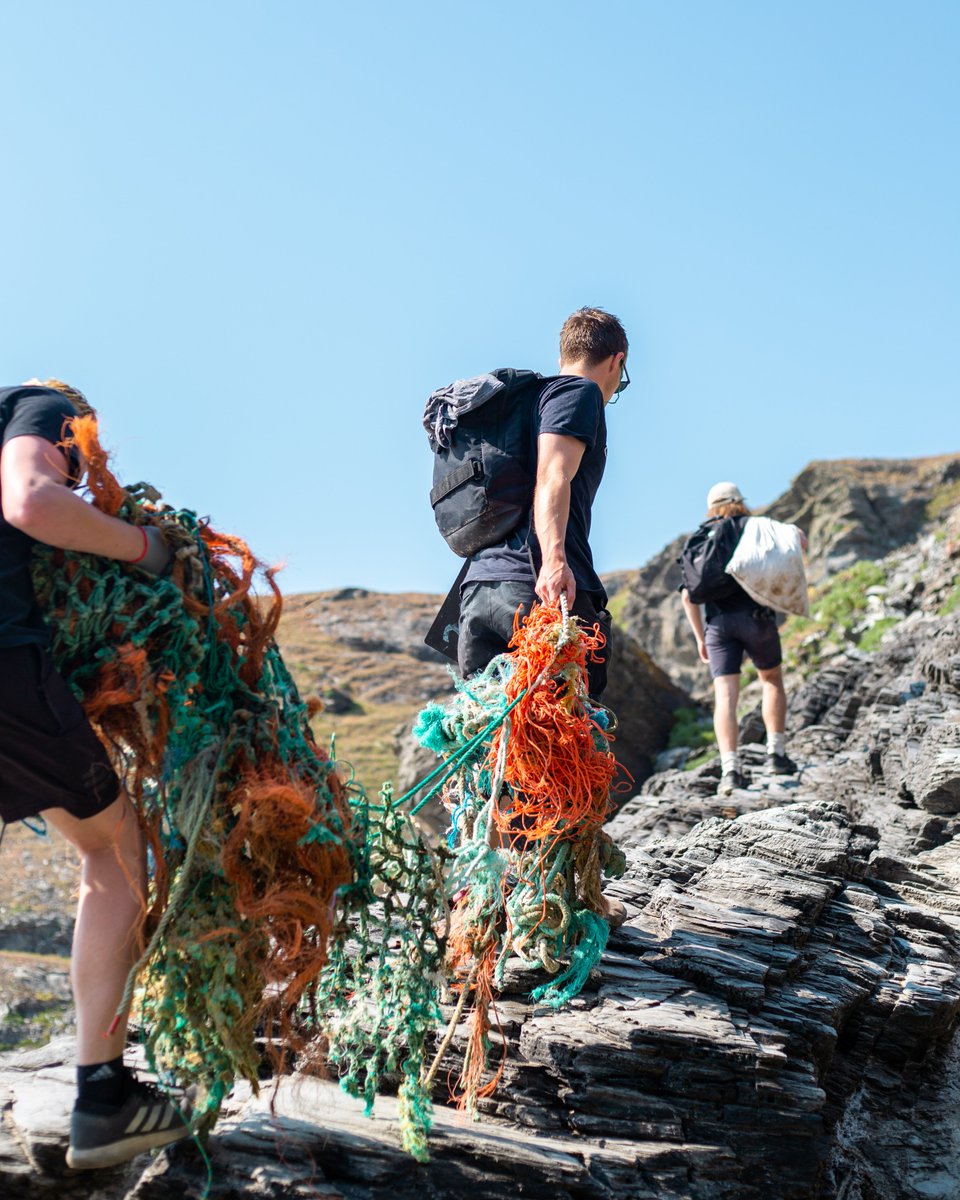 Half the fun of a net collection is hauling our spoils back to the van ♻️

It definitely helps when the weather is like this! 😎

#waterhaul #ghostgear #ghostnets #plasticpollution #plasticpollutes #beachclean #beachcleanup