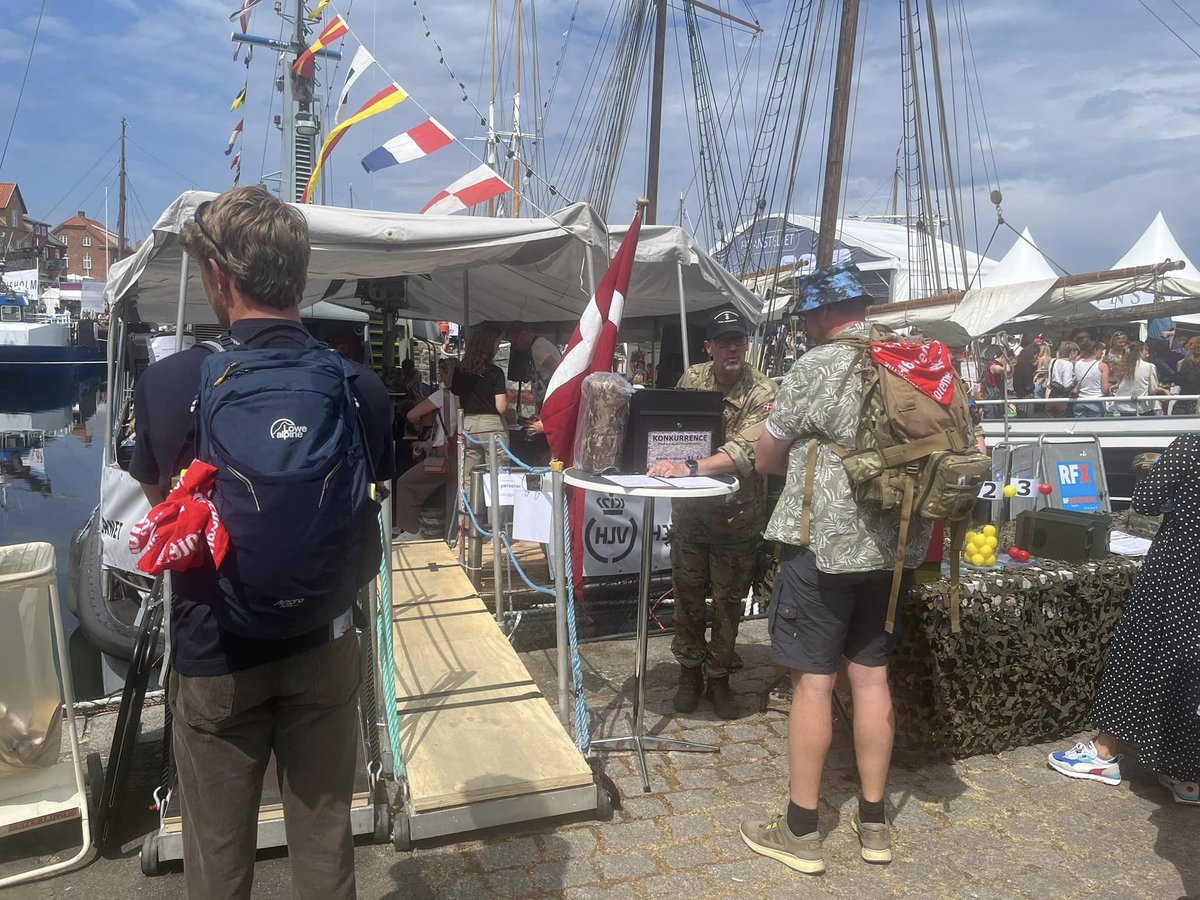 Hjemmeværnet (@hjemmevaernet) on Twitter photo Kom og bliv inspireret til gode løsninger for at imødekomme en frivillighed i hastig forandring. Det sker på Hjemmeværnets fartøj, Hjortø, fredag kl. 13:30 på <a href="/Folkemoedet/">Folkemødet #fmdk</a>.
Vi har selskab af <a href="/EPINIONGLOBAL/">Epinion</a>, <a href="/danskrodekors/">Røde Kors</a>, <a href="/DGI_dk/">DGI - Vi elsker idræt</a>, <a href="/danskungdom/">DUF - Dansk Ungdoms Fællesråd</a> 👏 Kom og bliv inspireret til gode løsninger for at imødekomme en frivillighed i hastig forandring. Det sker på Hjemmeværnets fartøj, Hjortø, fredag kl. 13:30 på <a href="/Folkemoedet/">Folkemødet #fmdk</a>.
Vi har selskab af <a href="/EPINIONGLOBAL/">Epinion</a>, <a href="/danskrodekors/">Røde Kors</a>, <a href="/DGI_dk/">DGI - Vi elsker idræt</a>, <a href="/danskungdom/">DUF - Dansk Ungdoms Fællesråd</a> 👏
