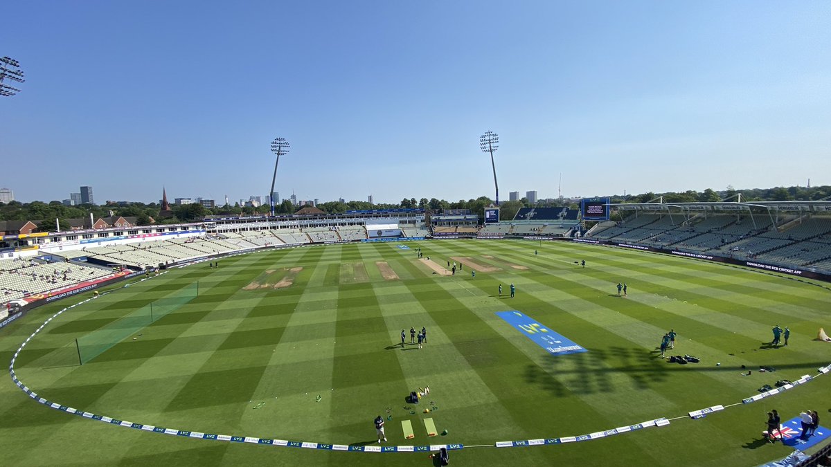 henrymoeranBBC's tweet photo. Talking over, let’s do this.

#bbccricket https://t.co/L3rucMfzjc