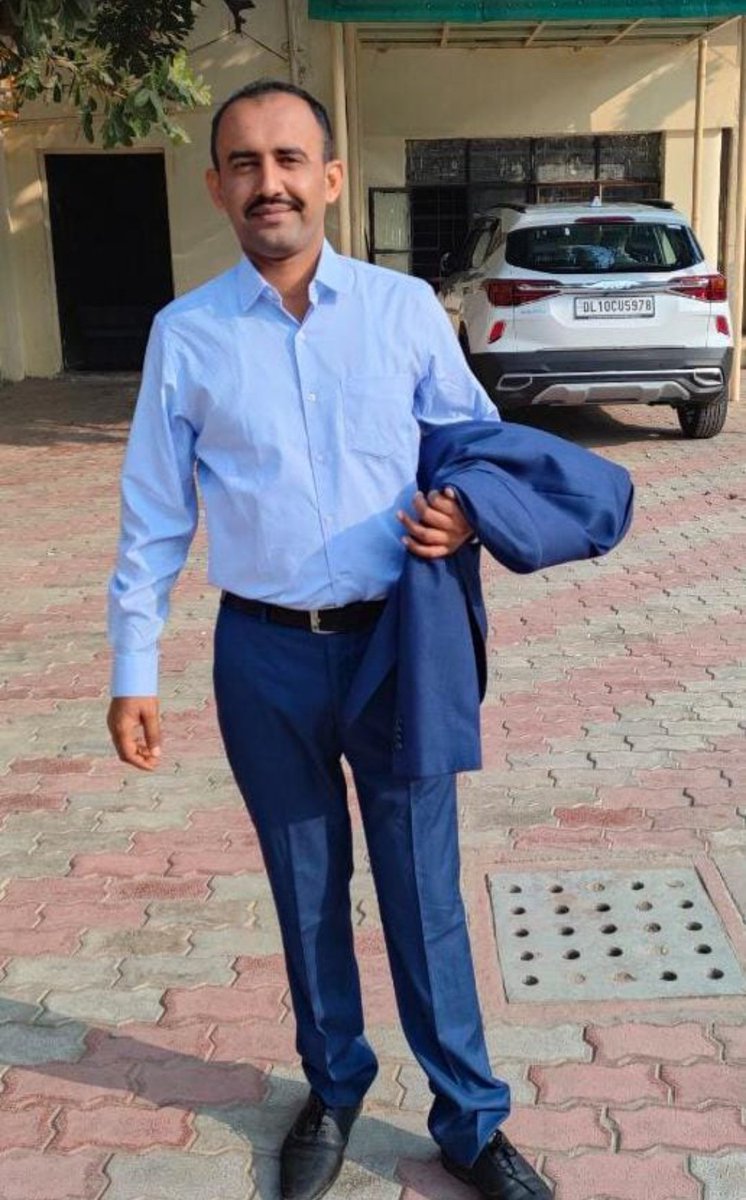 md_barmer's tweet photo. डॉ. @Jaggudanratnoo जी को दिल्ली विश्वविद्यालय के DRC कॉलेज में पॉलिटिकल साइंस में अस्सिस्टेंट प्रोफ़ेसर बनने पर हार्दिक बधाई।
पूरे राजस्थान और पश्चिम राजस्थान के लिए यह गौरव का क्षण  है।। जग्गूदान जी #JNU से पीएचडी कर चुके है।
@zeerajasthan_ @1stIndiaNews 
@HINGLAJDAN95 https://t.co/kbsLR74vdI