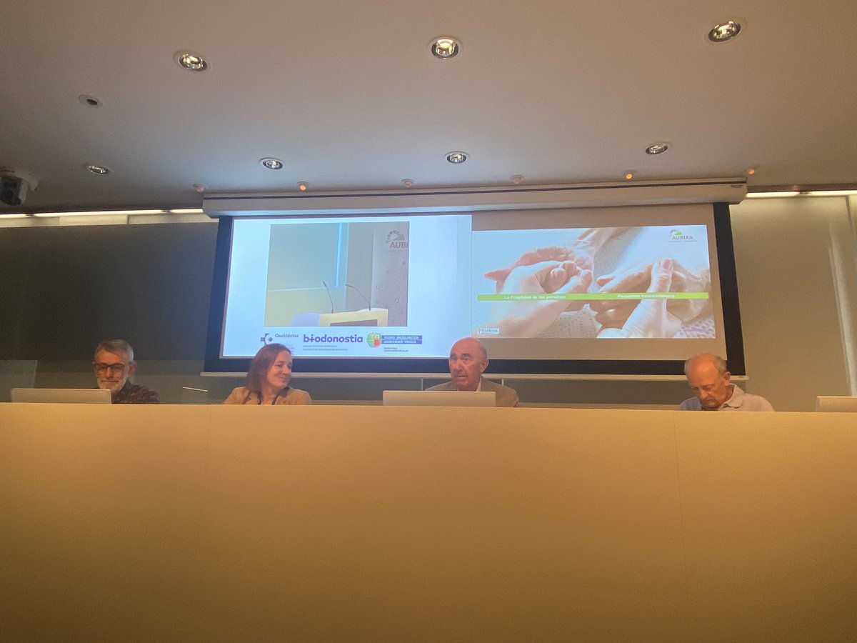 AubixaF's tweet photo. Empieza la presentación del documento” Prevención y atención de la fragilidad de las personas” junto con #Hurkoa y @Biodonostia https://t.co/JBXs0KJDoA