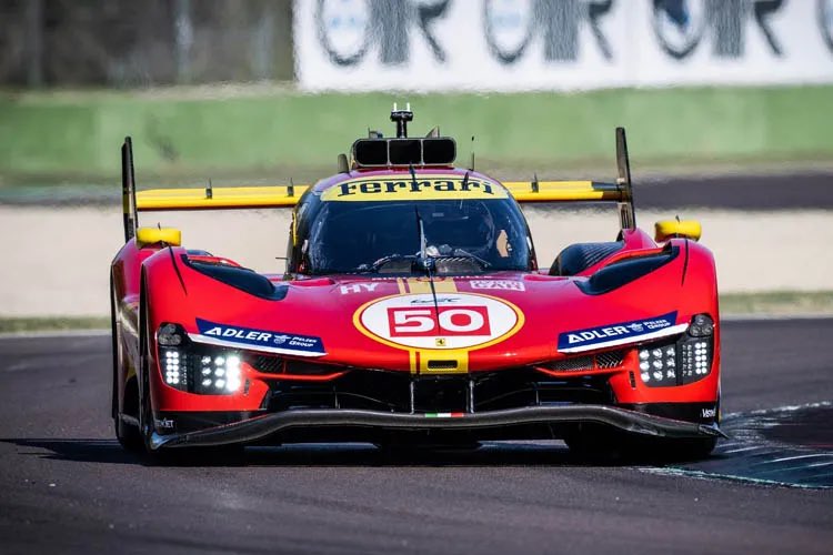 🚨💣 BREAKING 🔴

🇪🇸 Fernando Alonso is in negotiations with Ferrari to race the 24 Hours of Le Mans in the Hypercar category for 2024 or 2025. 

🏎️The Spaniard wants to win the prestigious endurance race again. 

#Alonso #Ferrari #LeMans