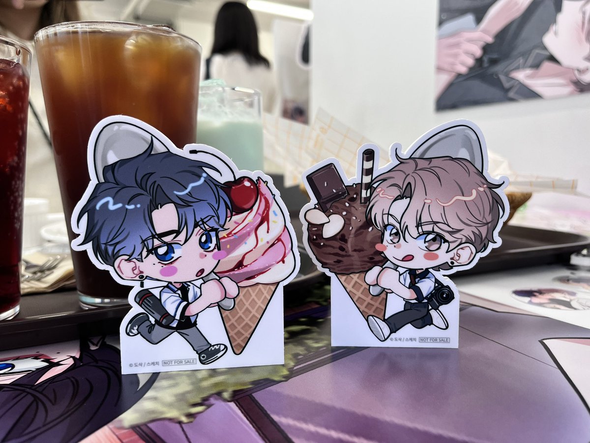 domiabau's tweet photo. All get 😉 I love the bookmarks so much!!!
#비온카페 #웹툰스케치 #스케치콜라보 #도삭 https://t.co/p2AK0KaO7V