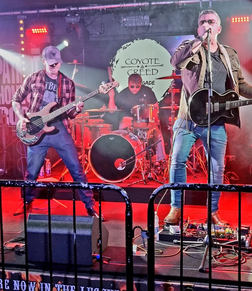 🔥HAPPY FRIDAY VIBES FROM COYOTE CREED Y’ALL’
#fridayfun #weekend #fyp <a href="/dorner_martina/">Martina Dörner</a> <a href="/ITHERETWEETER1/">theretweeter</a> <a href="/CMC_Australia/">CountryMusicChannel</a> <a href="/CountryMusicUK/">Country Music UK</a>