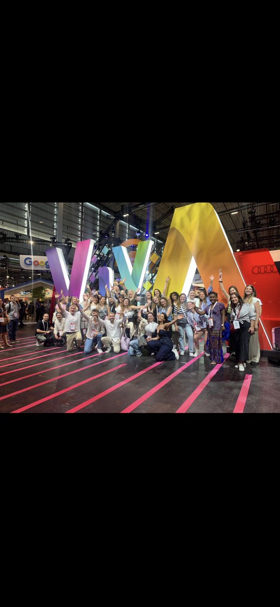 Toute la promo <a href="/MBADMB/">mbadmb</a> réunie au salon <a href="/VivaTech/">VivaTech</a> !

#efap #mbadmb #VivaTech 

<a href="/wtaranoff/">Wladimir Taranoff 🧩🔑</a>