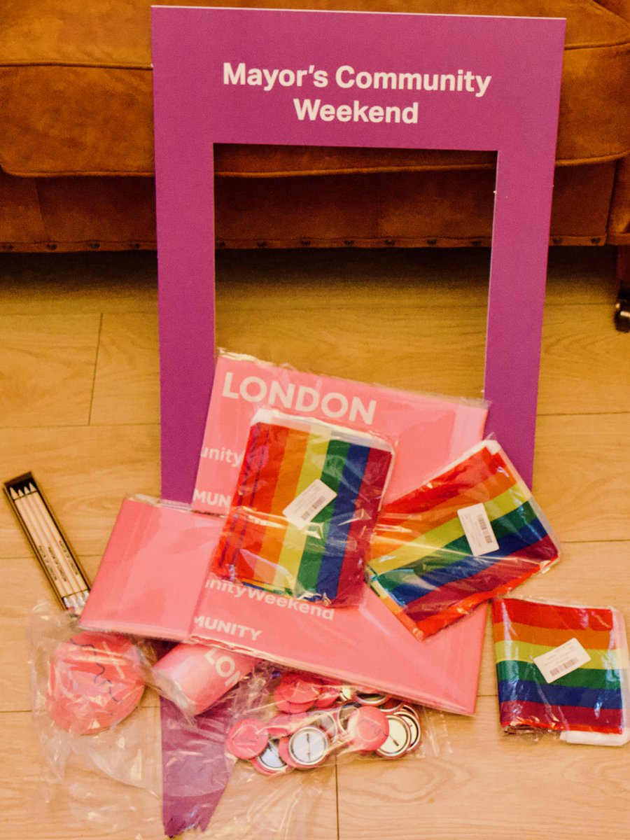 VickyParkFriend's tweet image. Next Sunday as part of #MayorsCommunityWeekend @MayorofLondon @TNLComFund we celebrate #ThePridePicnic with @thLGBTvoices @ELOP_LGBT @Savills VP @PrideInLondon Hosted by @bleedingobvs - We have been sent stuff and bought some bunting too! Join us from 1pm.