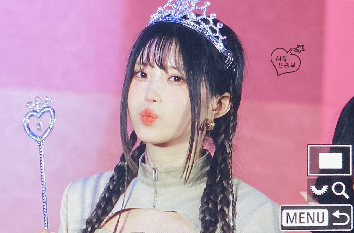 amourcalmar's tweet photo. 230616 신촌 하냥 프리뷰

👑

#프로미스나인 #fromis_9
#송하영 https://t.co/jROVHZFQTs