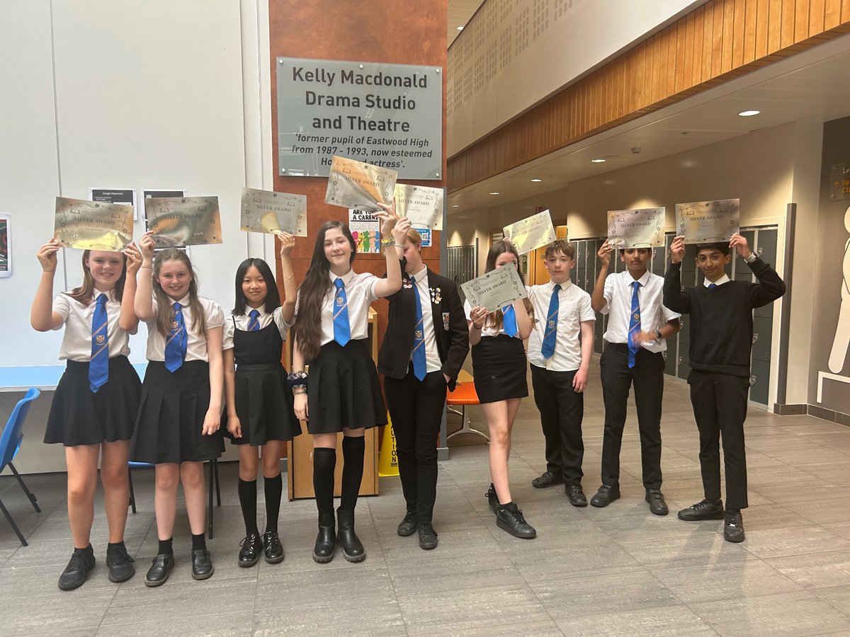 Congratulations to all of our pupils who achieved their silver reading award! They read over 20 books over the year!📚🥈