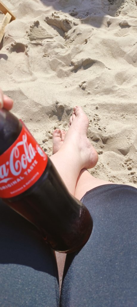 SnowwWhite97's tweet image. Könnte schlimmer sein😌

#feet #foot #feetfethish #feetfinder #feetpic #fußcontent #strand #beach  @Feetfinder