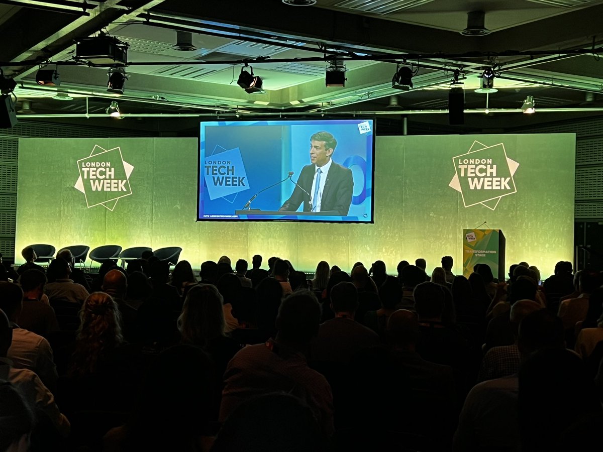 bomensoft's tweet image. Bomensoft olarak, yenilikçiliğin sınırlarını zorlamaya ve işletmelerin işleyişini geliştirmeye kendimizi adadık #LondonTechWeek2023&apos;teki katılımımız, teknoloji trendlerinin önünde kalmak ve sektör liderleriyle işbirliği yapmak misyonumuzla mükemmel bir fırsat sağladı.
#Bomensoft