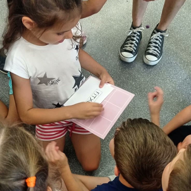 I finalitzem el personatge misteriós d'infantil amb aquest premi!!
Moltes felicitats als infants guanyadors i gràcies a totes les famílies per la participació.
#SomTaborBcnPersonatgeMisteriós