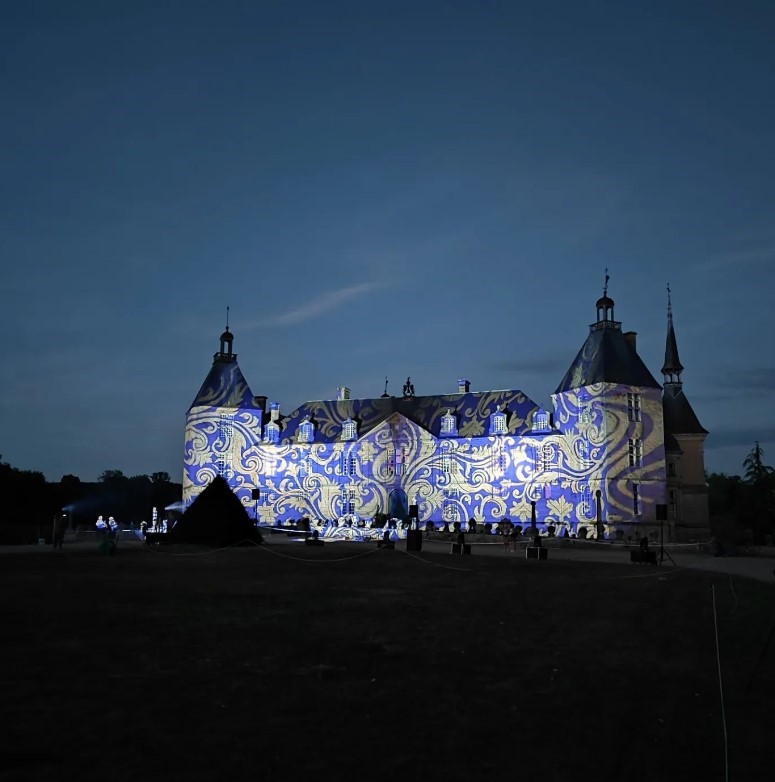 ChateauSully71's tweet photo. 🔵𝐅𝐄𝐓𝐄 𝐃𝐔 𝟏𝟓 𝐀𝐎𝐔𝐓🎉| La fête du foyer rural approche à grands pas pour fêter son 45e anniversaire !
📅Le 12 et le 13 août 2023
 🎉Militaire, chasse et nature et collections de voitures anciennes, spectacles, feu d'artifice...

Entrée gratuite pour les enfants costumés https://t.co/qBNGYQQlkM