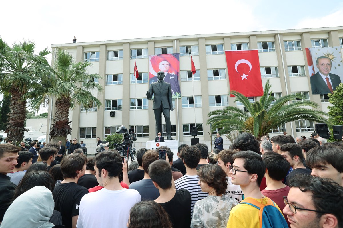 Cumhurbaşkanımız Recep Tayyip Erdoğan, "Haydarpaşa Anadolu Lisesi Karne Töreni”ne katıldı.