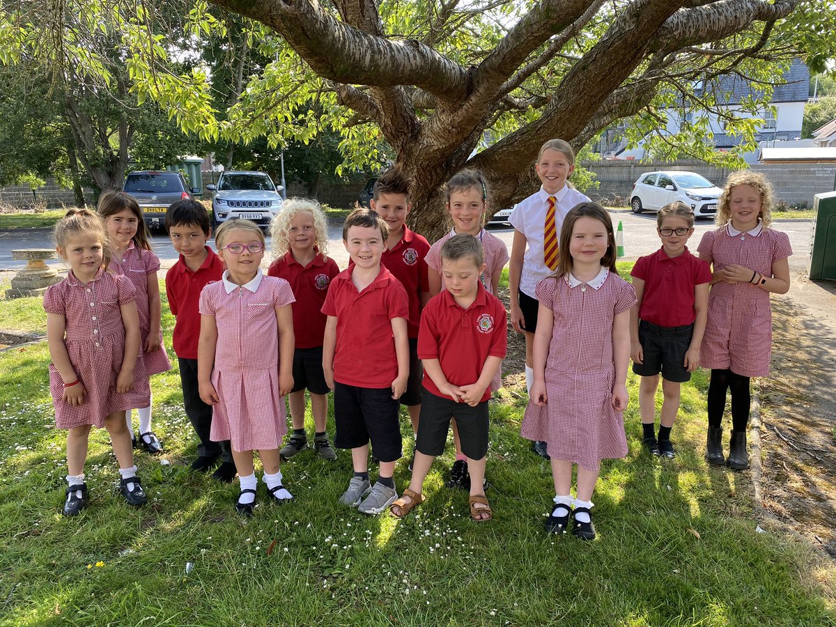 stbridesprimary's tweet photo. Head Teacher’s Pupil of the Week and merit winners, llongyfarchiadau. https://t.co/FZslUXNdHg