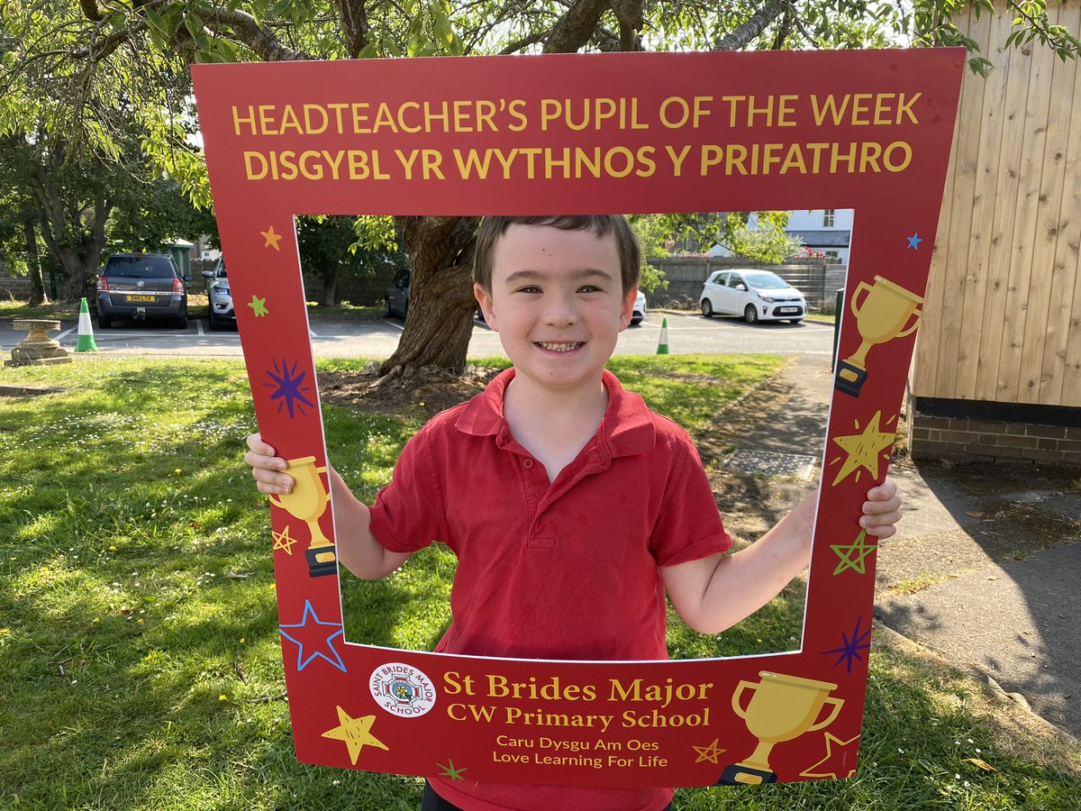 stbridesprimary's tweet photo. Head Teacher’s Pupil of the Week and merit winners, llongyfarchiadau. https://t.co/FZslUXNdHg