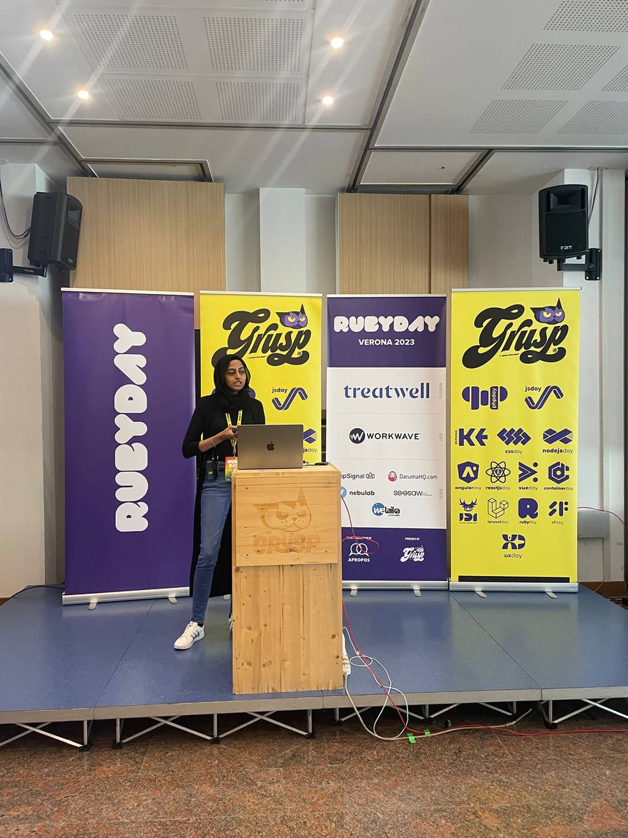 rubydayit's tweet image. Now on stage Ridhwana Khan, @Ridhwana_K is Lead Software Engineer @forem

&quot;We want our users to be able to see their content almost instantaneously when interacting with our site. So what are the right things to #cache?&quot;

#rubyday #rubyday2023 #ror #rails