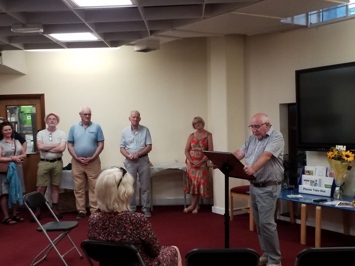 galwaycitylib's tweet image. There was a great turnout for last night&apos;s launch of Penny Cahill&apos;s new art exhibition, &quot;Retrospective&quot;. After a wonderful introduction by John Connolly, Chairperson of Galway Art Club, Penny spoke eloquently about her art and this exhibition #ArtAtTheLibrary