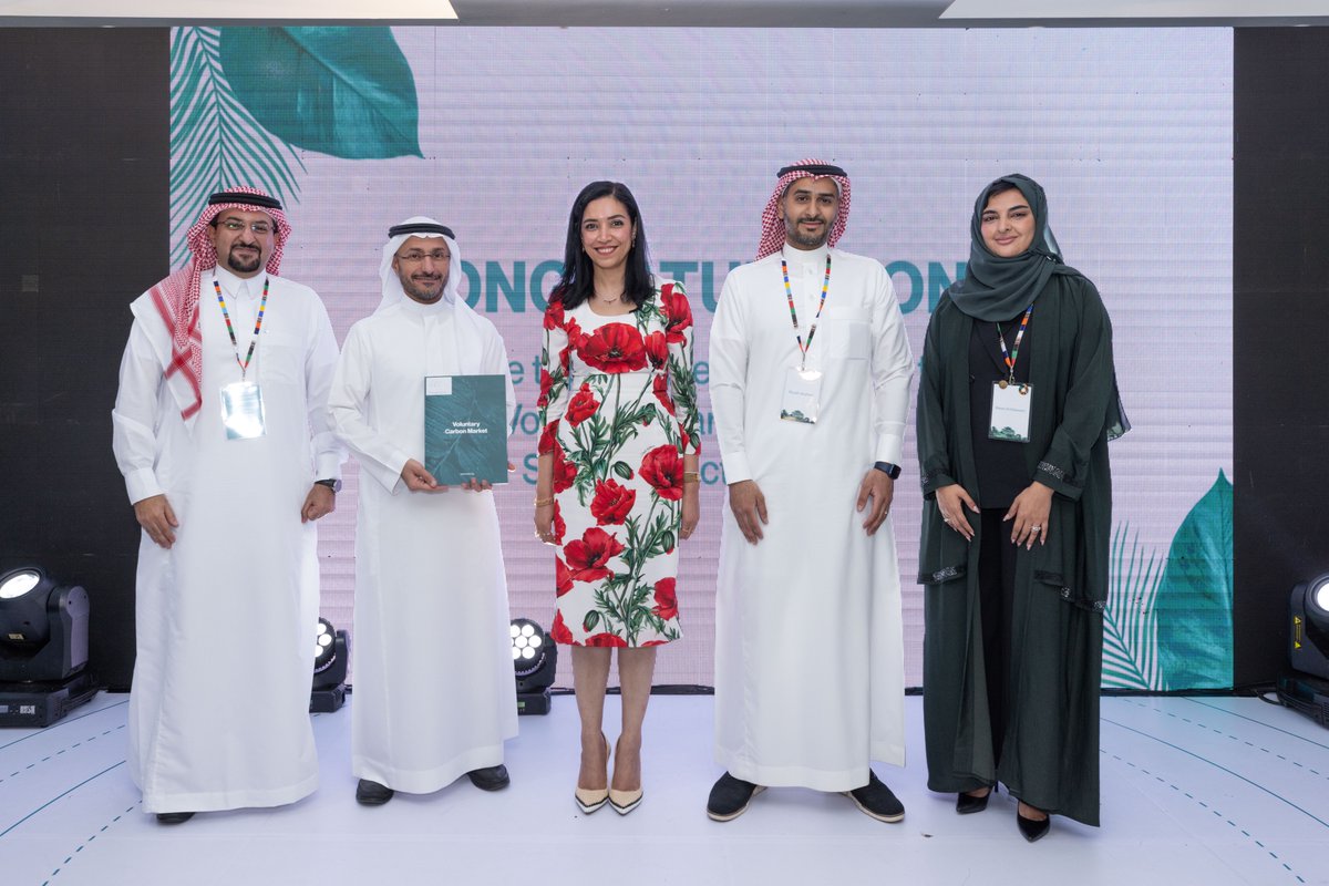 vcm_en's tweet photo. Breaking our previous record by a half million tonnes, #RVCMC yet again raised the bar in voluntary carbon credits auctions. Over 2.2 million tonnes of carbon credits were auctioned with Aramco , Saudi Electricity Company and ENOWA purchasing the largest number of carbon credits. https://t.co/Q2cFUXUDgp