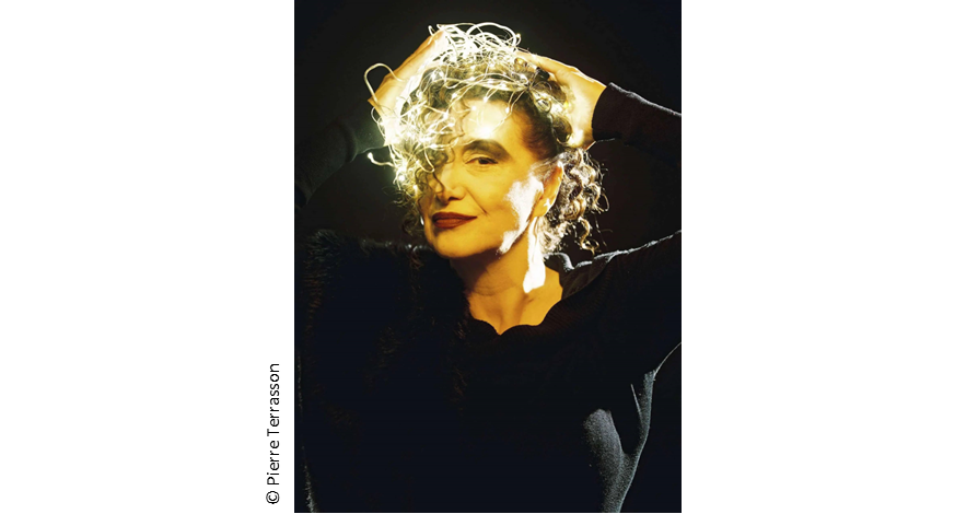 issymediatheque's tweet photo. 21 juin à la médiathèque centre-ville : venez découvrir la chanteuse Sapho comme auteure avec une lecture en musique de son roman « Aujourd’hui : journal de bord », paru aux Editions Bruno Doucey en 2019.
Infos : https://t.co/93wh82fR0U https://t.co/Yo9sYe7B2p