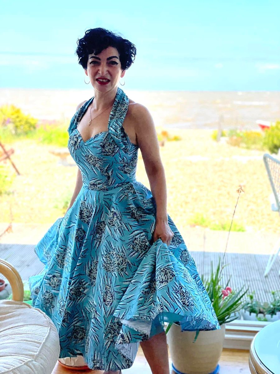Tomorrow Saturday 17 June, at the Turk’s Head in Wapping, I will be playing 2 sets of chansons, jazz and R&B, in their beautiful garden. Music starts 6:30. 

#livejazz #londonjazz #jazzsinger #jazz #frenchjazz #womeninjazz  #vintagejazz #theturksheadwapping