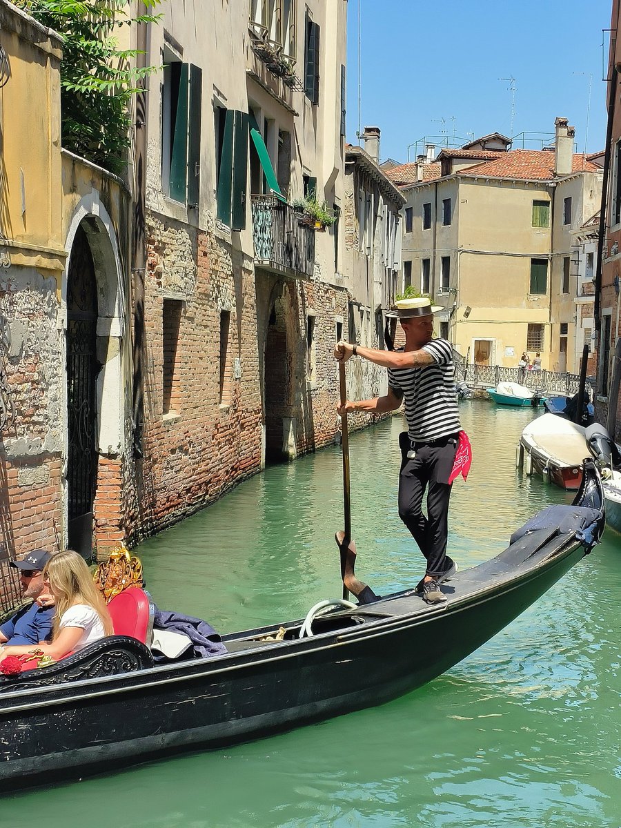 karenwrightbake's tweet photo. We made it to Venice, oh my oh my
Right up my street, or should I say canal https://t.co/R8TuULnztd