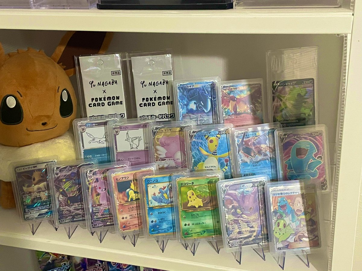 P_wixoss's tweet photo. ジョウト地方で集めた棚完成( ◜௰◝ )！！
安いカードばっかだから盗まれる心配なし！！

#ポケモンカード https://t.co/Pd6CqRrRzE