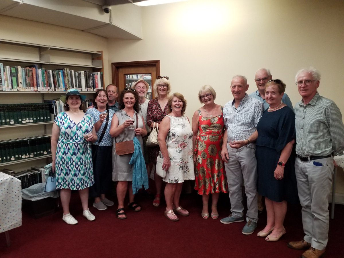 galwaycitylib's tweet image. There was a great turnout for last night&apos;s launch of Penny Cahill&apos;s new art exhibition, &quot;Retrospective&quot;. After a wonderful introduction by John Connolly, Chairperson of Galway Art Club, Penny spoke eloquently about her art and this exhibition #ArtAtTheLibrary