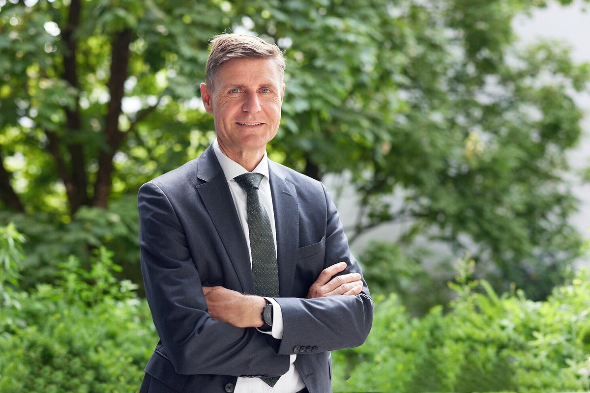 Hubert Niggli, Finanzchef: «Die Suva ist nicht gewinnorientiert, Überschüsse geben wir in Form von tieferen Prämien weiter. Im 2024 sind das rund 800 Millionen Franken, welche unseren Versicherten zugute kommen.»
Mehr zu Finanzen: to.suva.ch/441pLV7
#Bilanzmedienkonferenz3/4