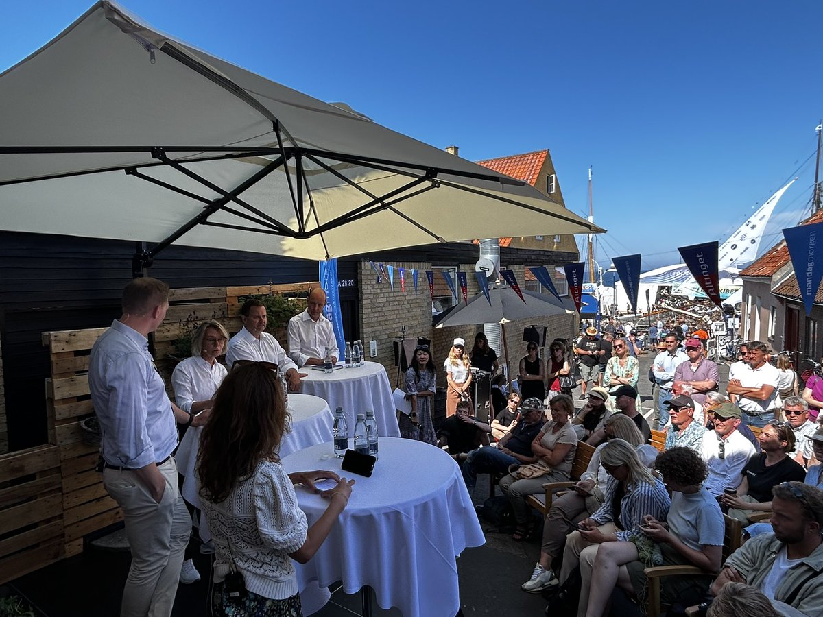 Lene Skole, CEO Lundbeckfonden, fortæller om vores arbejde med transparens og naturligvis også om alle fondens øvrige aktiviteter. 

Når vi som fonde ikke har nogen ejere skal vi sikre os, at vi har legitimitet. Det er vores ansvar som fond. 
 <a href="/Altingetdk/">Altinget</a> Fonde  på #FMDK
#dkfonde