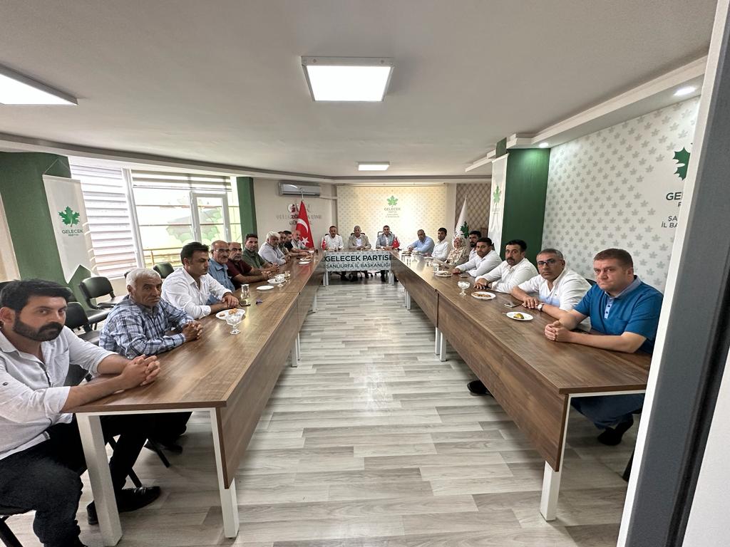 gelecek63's tweet photo. İl Başkanımız @ak_karakecili'nin başkanlığında partimizin Kurucular Kurulu Üyesi, Kurucu İl Başkanımız @abdullahyesil63'in katılımıyla aylık ilçe başkanları toplantısı gerçekleştirildi.
@Ahmet_Davutoglu @OmerrUnal @GelecekPartiTR https://t.co/FSMnxxrf2E