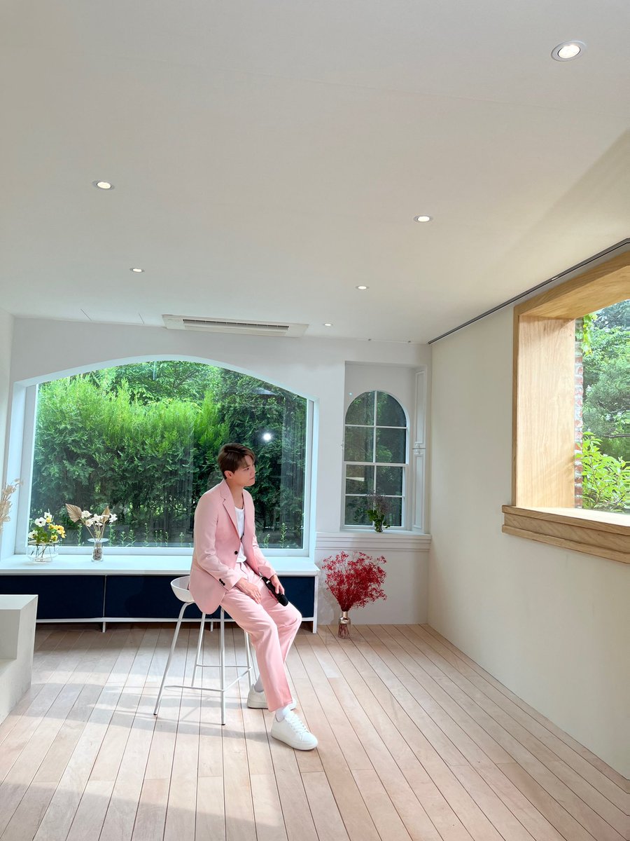 Junsu_PALMTREE's tweet photo. [📸] #behind

인정하기 싫지만 오늘 참 예쁘다🥺
XIA(준수) - 축가 🎵
  
🎧 OUT NOW!
Melon ▶️ https://t.co/yQe9i1zFFo
Live Clip ▶️ https://t.co/3infPmO9gc

#김준수 #축가 #여름날우리
#KIMJUNSU #金俊秀 
#XIA #XIA준수 #ジュンス https://t.co/STURfavgRO