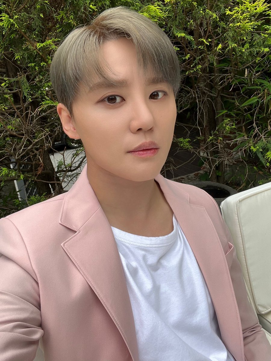 [📸] #behind

인정하기 싫지만 오늘 참 예쁘다🥺
XIA(준수) - 축가 🎵
  
🎧 OUT NOW!
Melon ▶️ bit.ly/3XdTGY8
Live Clip ▶️ youtu.be/SQEBvOyz9V8

#김준수 #축가 #여름날우리
#KIMJUNSU #金俊秀 
#XIA #XIA준수 #ジュンス