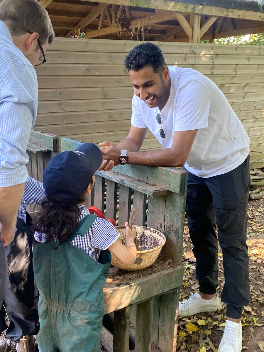 BelMiles73's tweet photo. What a wonderful βmarvellous menβ celebration at Forest School today. Thank you to all the Daddies who came along and joined in enthusiastically! @winterfoldhs #thewinterfoldway #winterfoldreception https://t.co/WMyJRLtV9r
