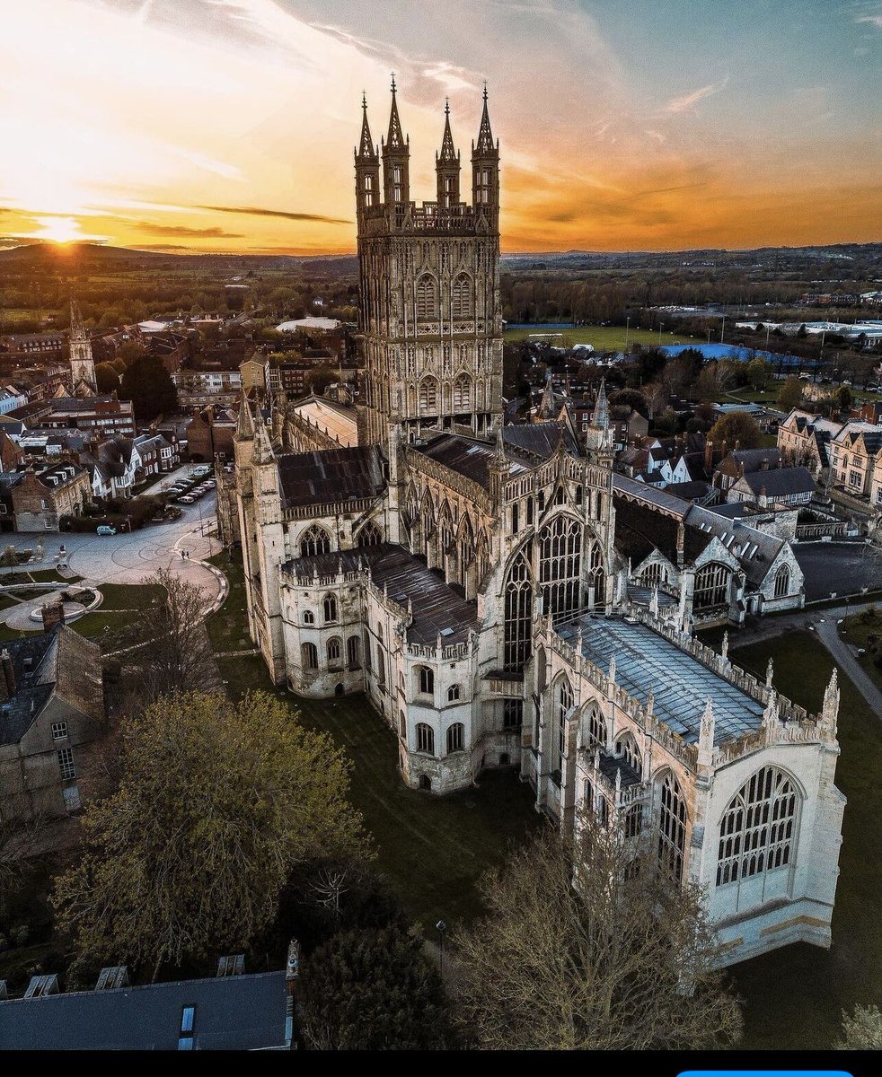📸 @leevistal Gloucester Cathedral📍

Don’t forget to use #VisitGlosUK for the chance to be featured!

#Gloucestershire #gloucester #gloucestercathedral