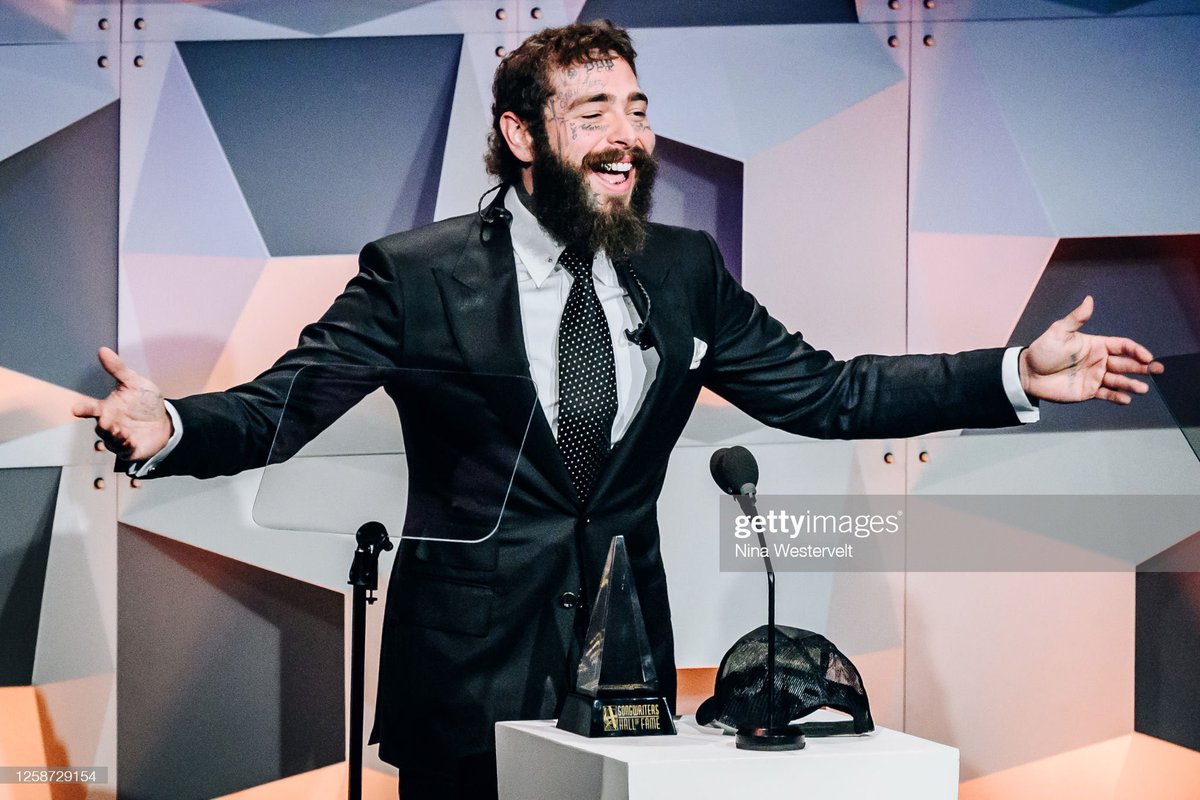 NewsPosty's tweet photo. “I’m kind of in dad mode, but I just want to keep making the music that I love making,” @PostMalone yesterday while receiving the award. 👏❤️ https://t.co/nyF2pJdUKt